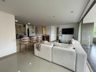 Apartamento en venta en El Esmeraldal, Envigado · foto 4 de 16