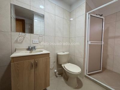 Apartamento de 3 alcobas en arriendo en Cumbres, Envigado, 125 m² · foto 10 de 14