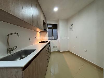 Apartamento de 3 alcobas en arriendo en Cumbres, Envigado, 125 m² · foto 2 de 14