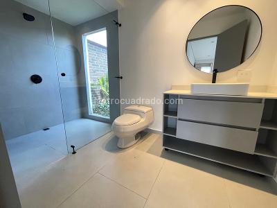 Apartamento de 3 alcobas en arriendo en Conquistadores, Medellín, 200 m² · foto 16 de 20