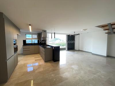 Apartamento de 3 alcobas en arriendo en Conquistadores, Medellín, 200 m² · foto 4 de 20