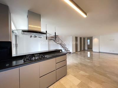 Apartamento de 3 alcobas en arriendo en Conquistadores, Medellín, 200 m² · foto 5 de 20