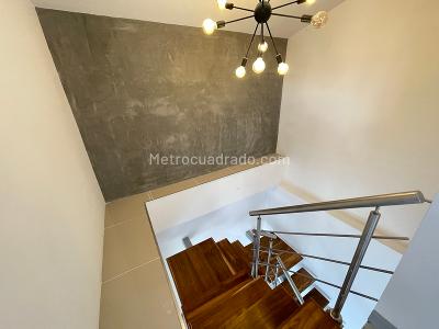 Apartamento de 3 alcobas en arriendo en Conquistadores, Medellín, 200 m² · foto 8 de 20