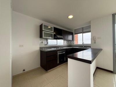 Apartamento de 3 alcobas en arriendo en El Poblado, Medellín, 87 m² · foto 5 de 15