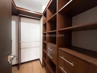 Apartamento de 3 alcobas en arriendo en El Poblado, Medellín, 87 m² · foto 9 de 15