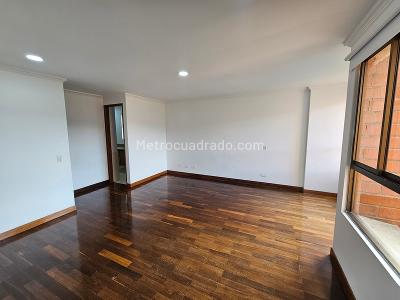 Apartamento de 3 alcobas en arriendo en El Tesoro, Medellín, 350 m² · foto 12 de 20