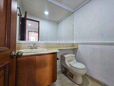 Apartamento de 3 alcobas en arriendo en El Tesoro, Medellín, 350 m² · foto 19 de 20
