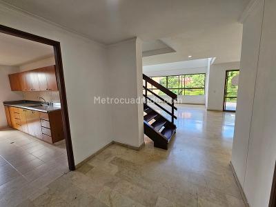 Apartamento de 3 alcobas en arriendo en El Tesoro, Medellín, 350 m² · foto 3 de 20