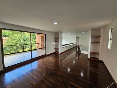 Apartamento de 3 alcobas en arriendo en El Tesoro, Medellín, 350 m² · foto 4 de 20