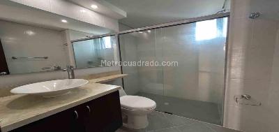 Apartamento de 4 alcobas en arriendo en Laureles, Medellín, 100 m² · foto 11 de 16