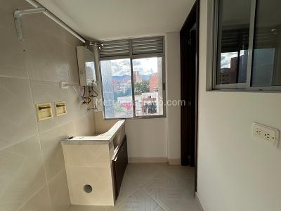 Apartamento de 4 alcobas en arriendo en Laureles, Medellín, 100 m² · foto 14 de 16