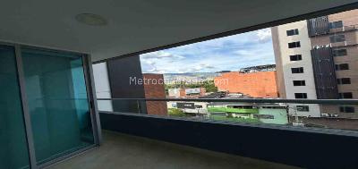 Apartamento de 4 alcobas en arriendo en Laureles, Medellín, 100 m² · foto 15 de 16