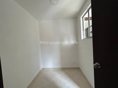 Apartamento de 4 alcobas en arriendo en Laureles, Medellín, 100 m² · foto 4 de 16
