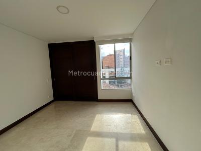 Apartamento de 4 alcobas en arriendo en Laureles, Medellín, 100 m² · foto 5 de 16