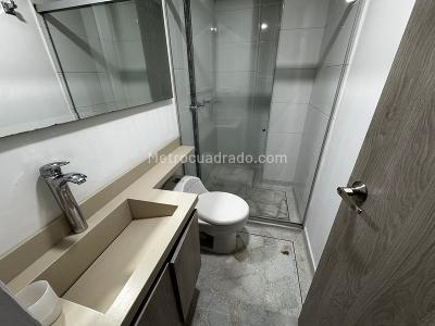 Apartamento de 3 alcobas en arriendo en Florida Nueva, Medellín, 140 m² · foto 11 de 17
