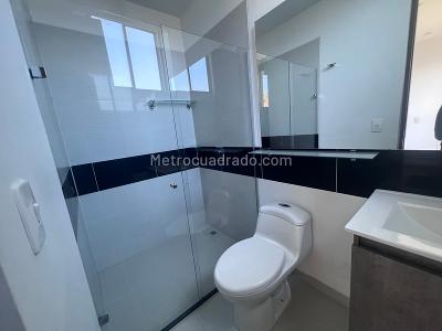 Apartamento en arriendo en La Linde, Medellín · foto 13 de 18