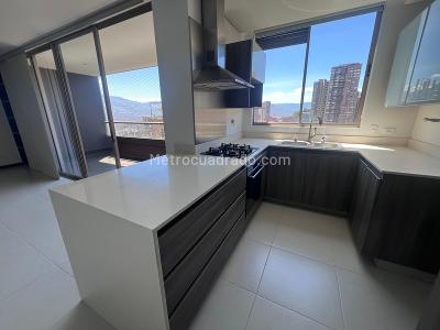 Apartamento en arriendo en La Linde, Medellín · foto 2 de 18