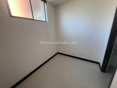 Apartamento en arriendo en La Linde, Medellín · foto 4 de 18