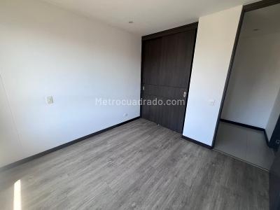 Apartamento en arriendo en La Linde, Medellín · foto 7 de 18