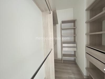 Apartamento de 2 alcobas en venta en El Poblado, Medellín, 92 m² · foto 12 de 19