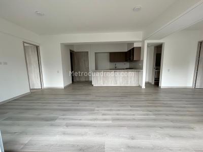 Apartamento de 2 alcobas en venta en El Poblado, Medellín, 92 m² · foto 2 de 19