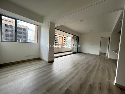 Apartamento de 2 alcobas en venta en El Poblado, Medellín, 92 m² · foto 4 de 19
