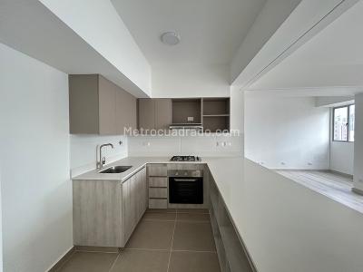 Apartamento de 2 alcobas en venta en El Poblado, Medellín, 92 m² · foto 6 de 19