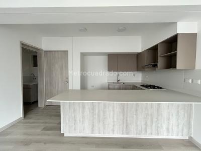 Apartamento de 2 alcobas en venta en El Poblado, Medellín, 92 m² · foto 7 de 19