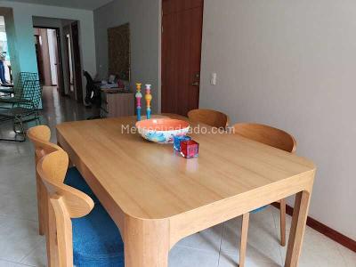 Apartamento de 2 alcobas en venta en Conquistadores, Medellín, 79 m² · foto 2 de 8