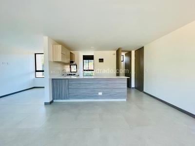 Apartamento en venta en Camino Verde, Envigado · foto 1 de 18