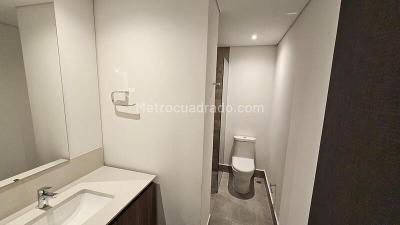 Apartamento de 3 alcobas en arriendo en El Poblado, Medellín, 179 m² · foto 17 de 20