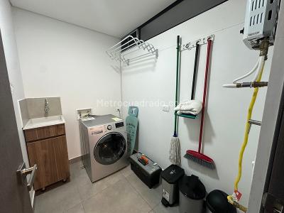 Apartamento de 2 alcobas en arriendo en El Poblado, Medellín, 107 m² · foto 18 de 20