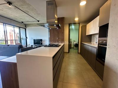 Apartamento de 2 alcobas en arriendo en El Poblado, Medellín, 107 m² · foto 3 de 20