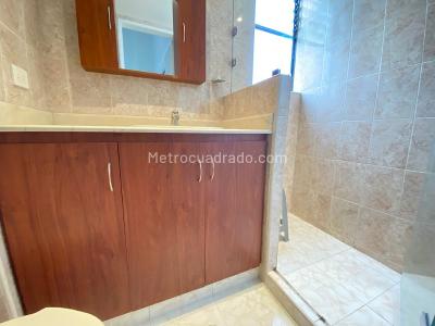 Apartamento de 2 alcobas en arriendo en Los Balsos, Medellín, 76 m² · foto 10 de 11