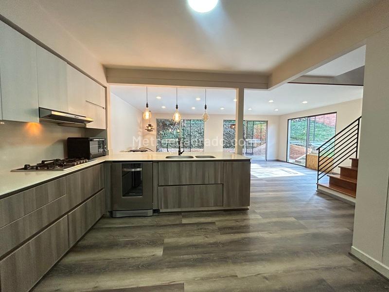 Casa – Envigado, Valle de Aburrá - Más
