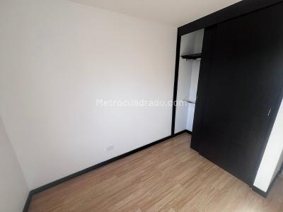 Apartamento de 3 alcobas en arriendo en El Poblado, Medellín, 76 m² · foto 6 de 9