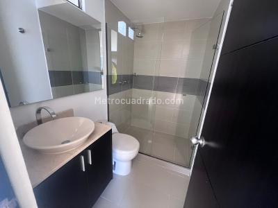Apartamento de 3 alcobas en arriendo en El Poblado, Medellín, 76 m² · foto 9 de 9