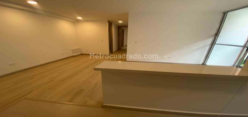 3BR Apartment in Otro (82 m²) - 2