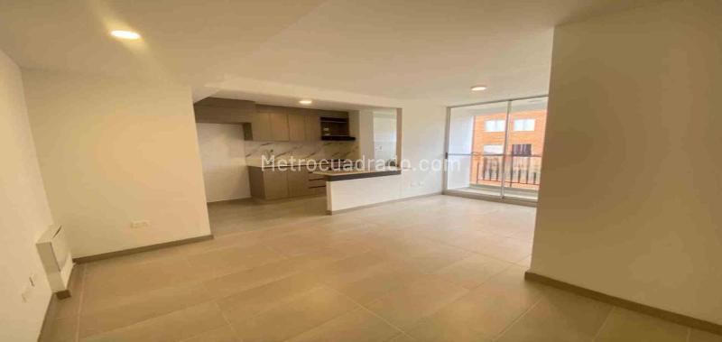3BR Apartment in Otro (82 m²) - 2