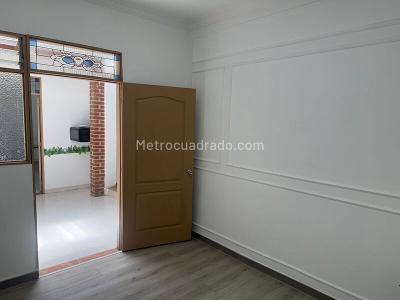 Casa de 5 alcobas en arriendo en Laureles, Medellín, 308 m² · foto 12 de 20