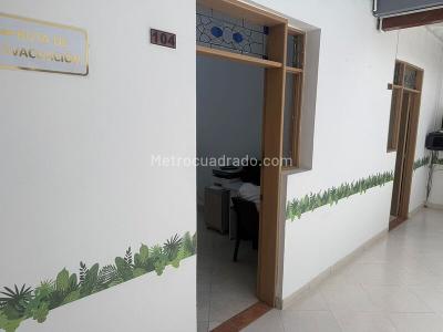 Casa de 5 alcobas en arriendo en Laureles, Medellín, 308 m² · foto 14 de 20