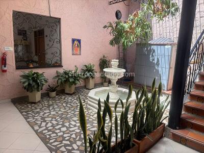 Casa de 5 alcobas en arriendo en Laureles, Medellín, 308 m² · foto 18 de 20