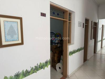 Casa de 5 alcobas en arriendo en Laureles, Medellín, 308 m² · foto 2 de 20