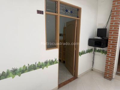 Casa de 5 alcobas en arriendo en Laureles, Medellín, 308 m² · foto 4 de 20