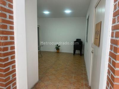 Casa de 5 alcobas en arriendo en Laureles, Medellín, 308 m² · foto 7 de 20