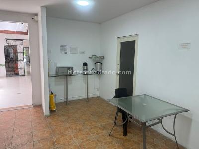 Casa de 5 alcobas en arriendo en Laureles, Medellín, 308 m² · foto 8 de 20