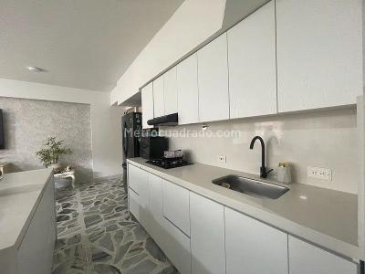 Apartamento de 3 alcobas en venta en Calasanz La America, Medellín, 92 m² · foto 2 de 8