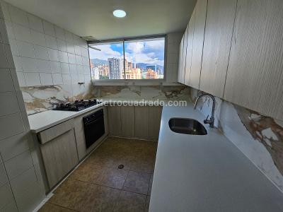 Apartamento en arriendo en Patio Bonito, Medellín · foto 3 de 15