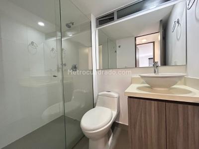 Apartamento en arriendo en Loma De Las Brujas, Envigado · foto 7 de 13