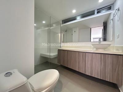 Apartamento en arriendo en Loma De Las Brujas, Envigado · foto 8 de 13